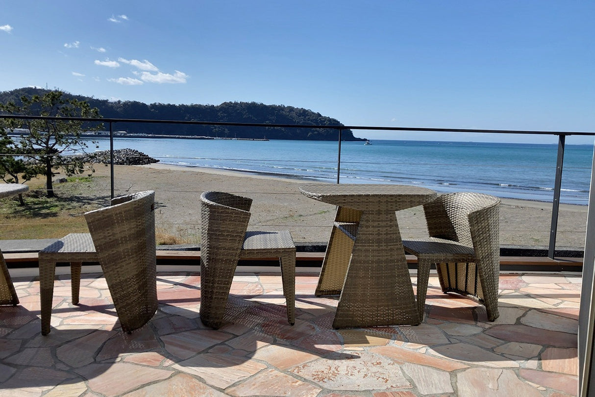 シーサイドデッキ Calme by ZICCA