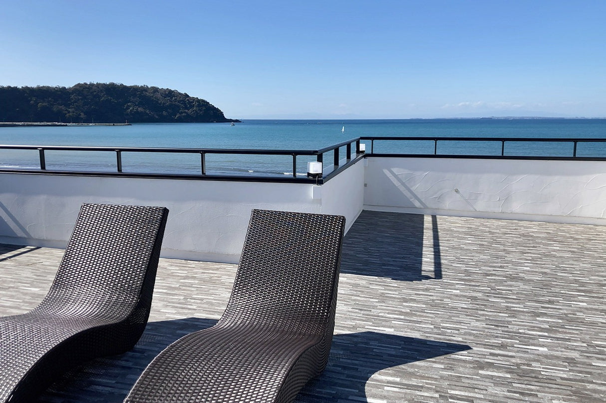 シーサイドデッキ Calme by ZICCA