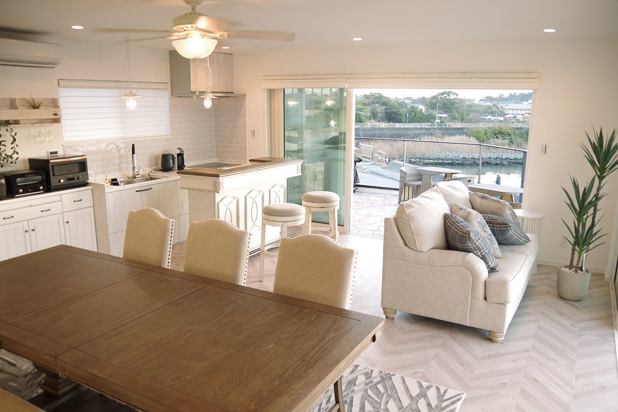 シーサイドデッキ Calme by ZICCA