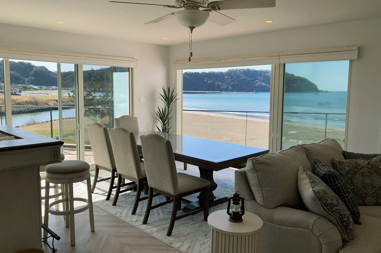 シーサイドデッキ Calme by ZICCA