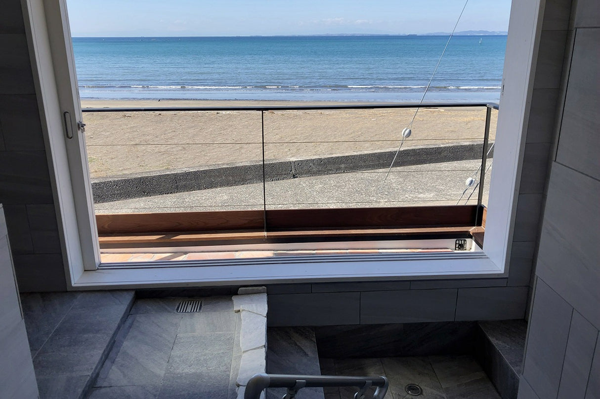 シーサイドデッキ Calme by ZICCA