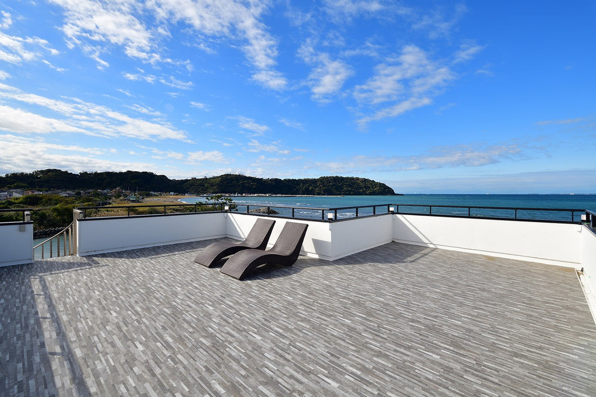 シーサイドデッキ Calme by ZICCA