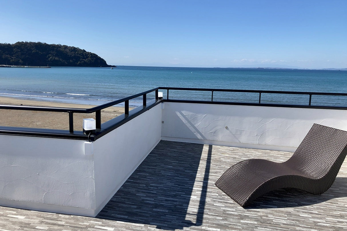 シーサイドデッキ Calme by ZICCA