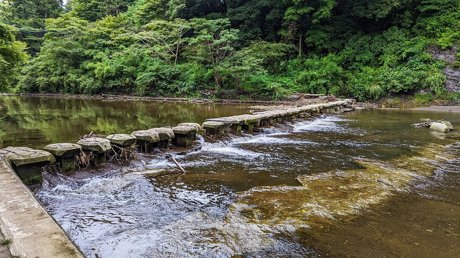 大多喜 川沿いの遊歩道