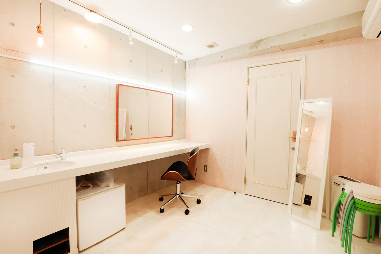 STUDIO SHOWCASE APRICOT