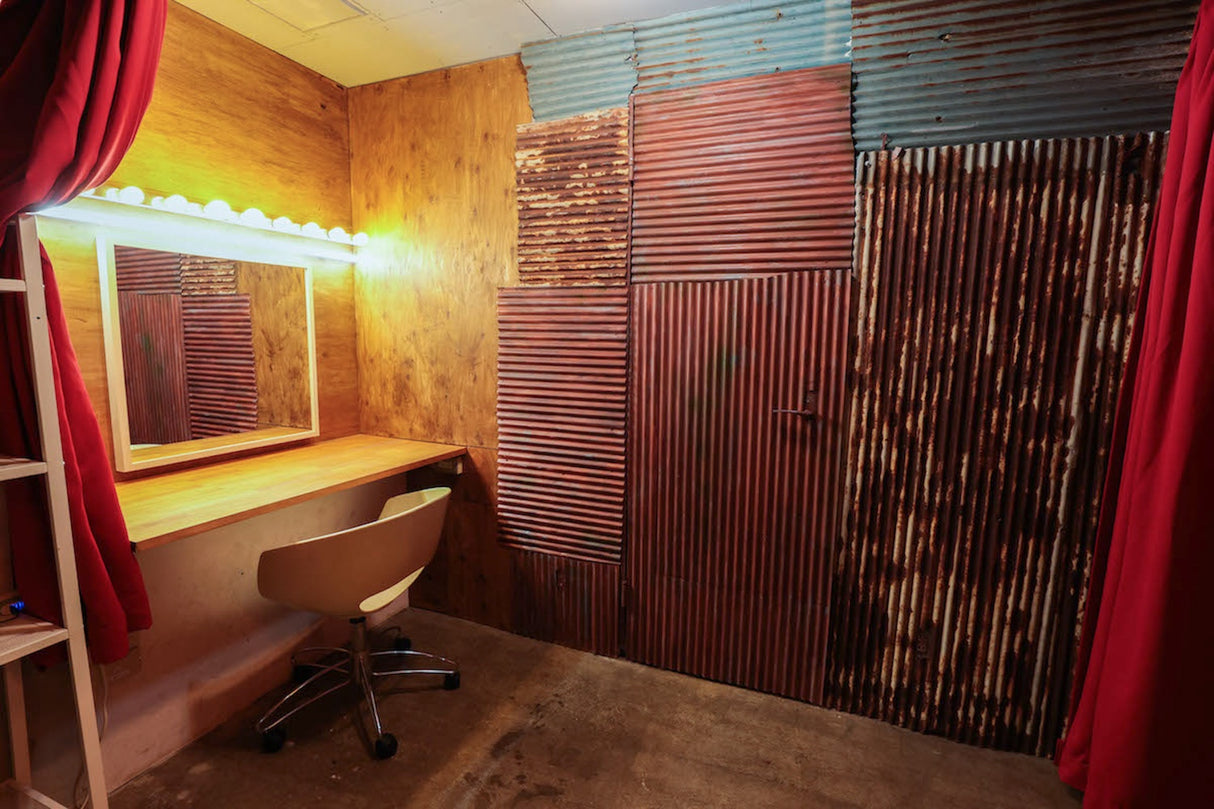 STUDIO SHOWCASE Di