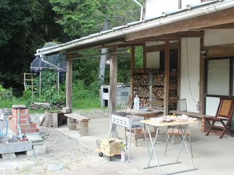 昭和古民家 蓬の家｜納屋軒下
